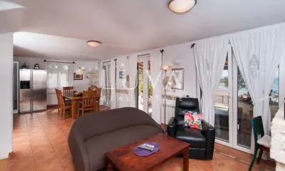 Kuća 180 m², Supetar - prvi red do mora - 14