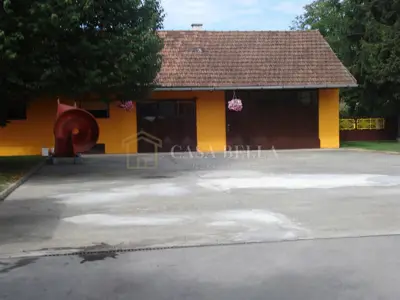 Kuća 230 m², Hrgovljani - mirna lokacija i velika okućnica - 4