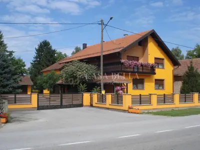 Haus 230 m², Hrgovljani - ruhige Lage und großer Gartenbereich