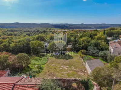 Land 595 m², Kanfanar - quiet location and access road - 6