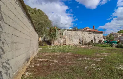 Land 595 m², Kanfanar - quiet location and access road - 4