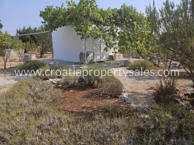 Građevinsko zemljište 1.280 m², otok Hvar - blizu mora - 2