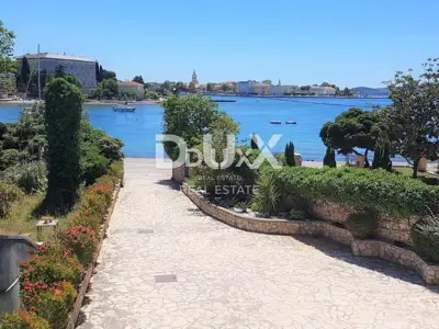 ZADAR, BRODARICA - Villa mit 6 Wohnungen und Geschäftsraum - 8
