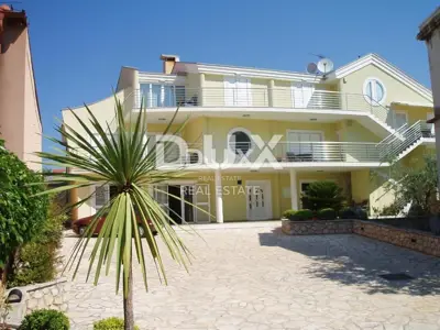 ZADAR, BRODARICA - Villa mit 6 Wohnungen und Geschäftsraum - 4