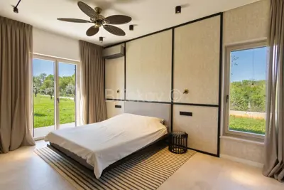 Istra, luksuzna novoizgrađena vila s bazenom, parcela 5.764 m² - 9