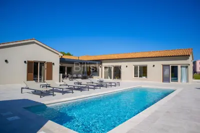 Istra, luksuzna novoizgrađena vila s bazenom, parcela 5.764 m² - 17