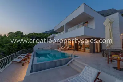 Vila 445 m², Makarska - luksuzna lokacija uz more - 2