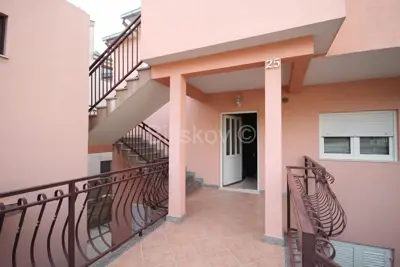 Split, Kila, prodaja dvojna kuća, 3 stana - 10