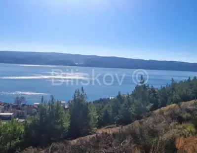 Baugrundstück 1 389 m², Dugi Rat - freier Meerblick