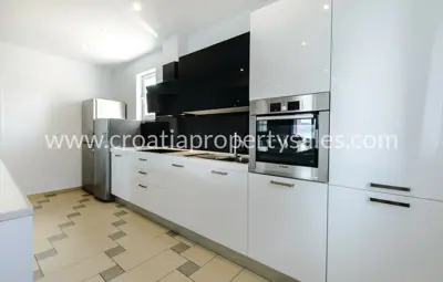 Vila 318 m², Poluotok Pelješac - prvi red do mora - 11