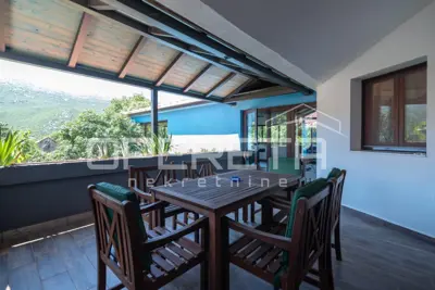 Villa 280 m², Dugopolje - quiet location and pool - 10