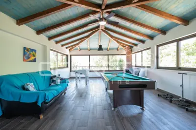 Villa 280 m², Dugopolje - quiet location and pool - 9