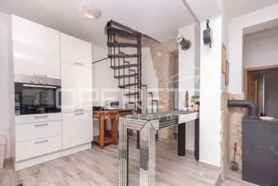 Villa 280 m², Dugopolje - quiet location and pool - 14
