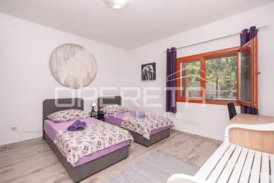 Villa 280 m², Dugopolje - quiet location and pool - 19