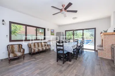Villa 280 m², Dugopolje - quiet location and pool - 16