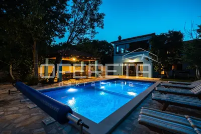 Villa 280 m², Dugopolje - quiet location and pool - 2