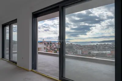 Zu verkaufen: Modernes Haus mit Meerblick, Seget - 4