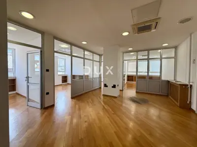 Rijeka, Centar, poslovni prostor, 107 m², blizina Korza, prilika