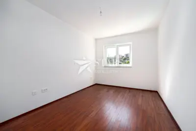 Kastav, stan 2s+db, balkon, dva parkirna mjesta - 9