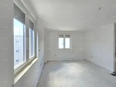 Stan 171 m², Pula Centar - terasa 60 m² i lift - 6