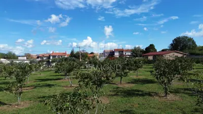 Baugrundstück 1.000 m², Marčana - ruhige Lage