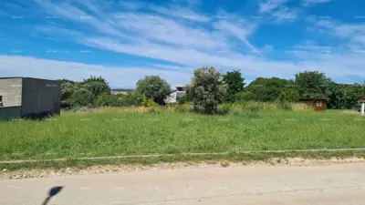Building plot in Medulin, quiet and well-maintained area