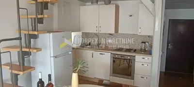 Novi vinodolski-stan u centru grada sa pogledom na marinu - 12