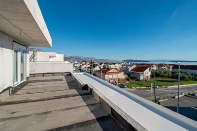 Penthouse 125 m², Kaštel Novi – terrace 86 m² and two floors - 2