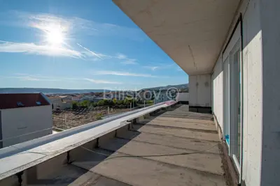 Penthouse 125 m², Kaštel Novi – terrace 86 m² and two floors - 3