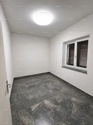 Stan 49 m², Pula centar - potpuno renoviran - 3