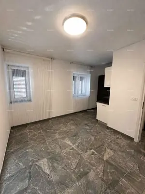 Stan 49 m², Pula centar - potpuno renoviran - 2