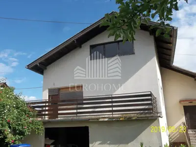 House 220 m², Oroslavje - center and building plot