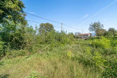 Zemljište 5 879 m², Kršan - građevinski dio i privatnost - 7