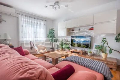House 460 m², Sopnica - quiet dead-end street