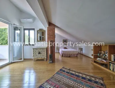 Kuća, Brač, 280 m², 850 000 € - 3