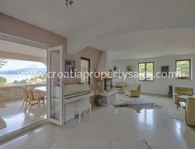 Kuća, Brač, 280 m², 850 000 € - 1