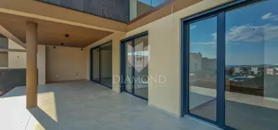 Apartment 112,82 m², Novigrad - garden 180,90 m² and terrace - 14