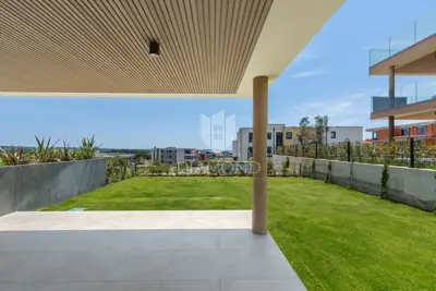 Apartment 112,82 m², Novigrad - garden 180,90 m² and terrace