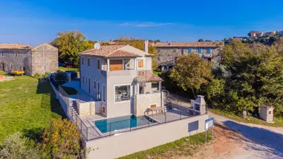 House for sale in Grožnjan, 158 m²