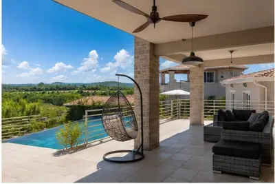 House for sale in Poreč, 313 m² - 2