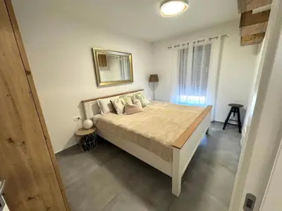 Wohnung 55 m², Štinjan - Garten 51 m² und Terrasse - 8