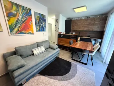 Wohnung 55 m², Štinjan - Garten 51 m² und Terrasse - 5