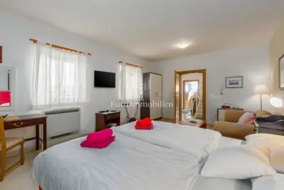 Haus 219 m², Vižinada - freier Blick auf die Natur - 18