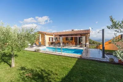 Haus 219 m², Vižinada - freier Blick auf die Natur - 2