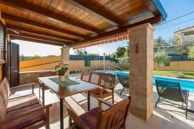 Haus 219 m², Vižinada - freier Blick auf die Natur - 9