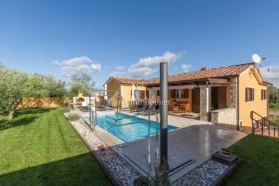 Haus 219 m², Vižinada - freier Blick auf die Natur - 4