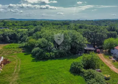 Građevinsko zemljište 619 m², Brtonigla - mirno naselje - 2