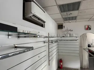 Commercial space 22 m², Sesvete - shop and kiosk