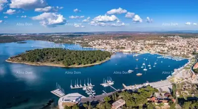 Kuća 433 m², Medulin - 200 m od mora