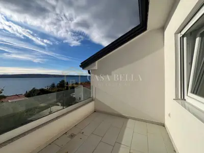 Stan 3. kat, Crikvenica - 2 spavaće sobe, terasa s pogledom na more